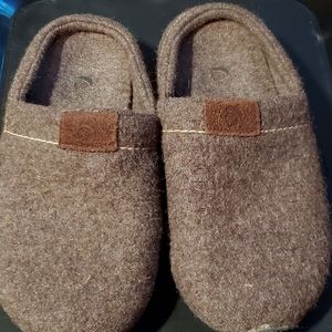 Acorn slippers
